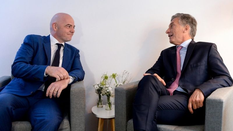 Para Macri, fue "peor" la escupida a Infantino que los piedrazos al micro de Boca
