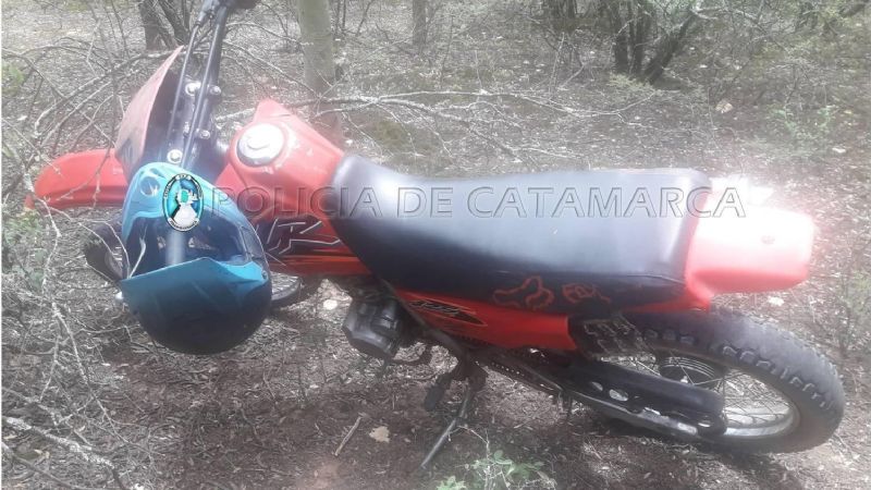 Secuestran una moto abandonada en un descampado en La Paz