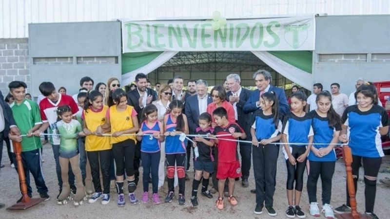 La Gobernadora inauguró obras en Londres
