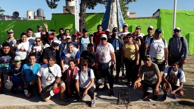 Cientos de Promesante parten desde Plazoleta Virgen del Valle