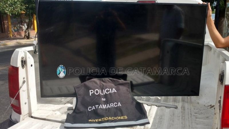 Detienen a policía, vinculado a un robo