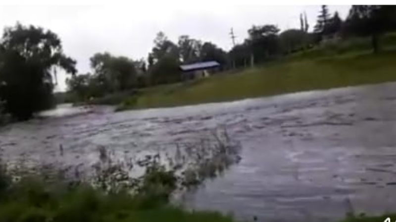 El Río Guayamba aumentó su caudal