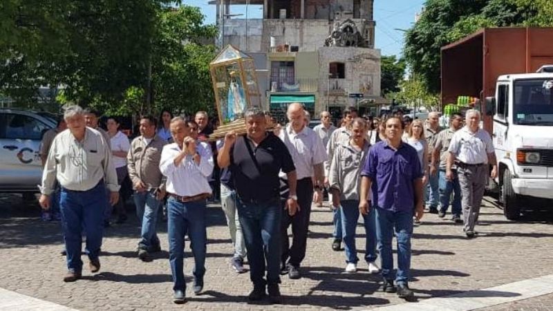 La comunidad universitaria peregrinó al Santuario para honrar a la Virgen