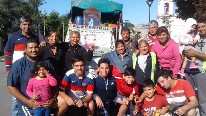 Peregrinos pasando por El Alto