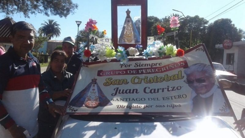 Peregrinos pasando por El Alto