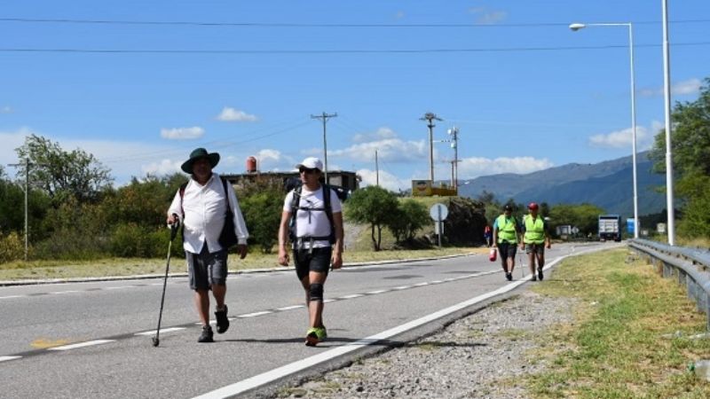 Defensa Civil ya asiste a los peregrinos