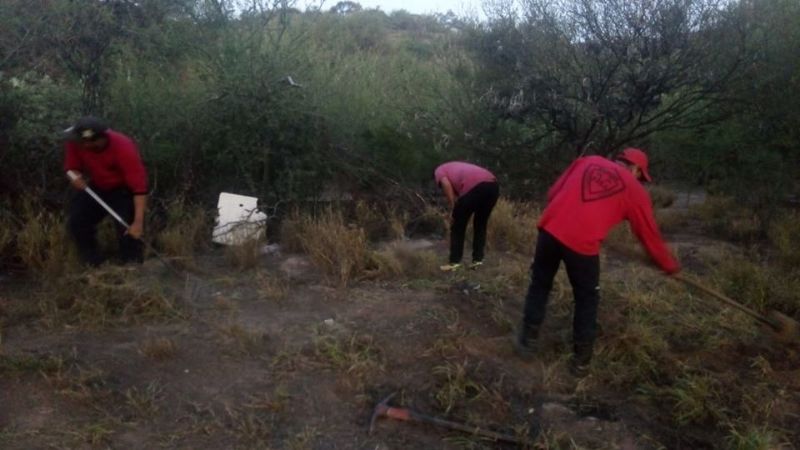 Bomberos Voluntarios de Valle Viejo ayudan a peregrinos
