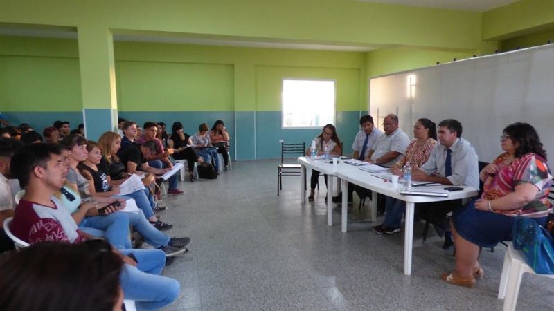 Sin acuerdo, alumnos del IES Andalgalá quieren diálogo con Gutiérrez o Corpacci