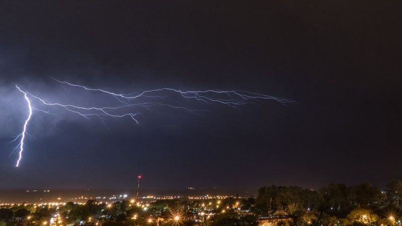 Rayos en una noche de tormenta