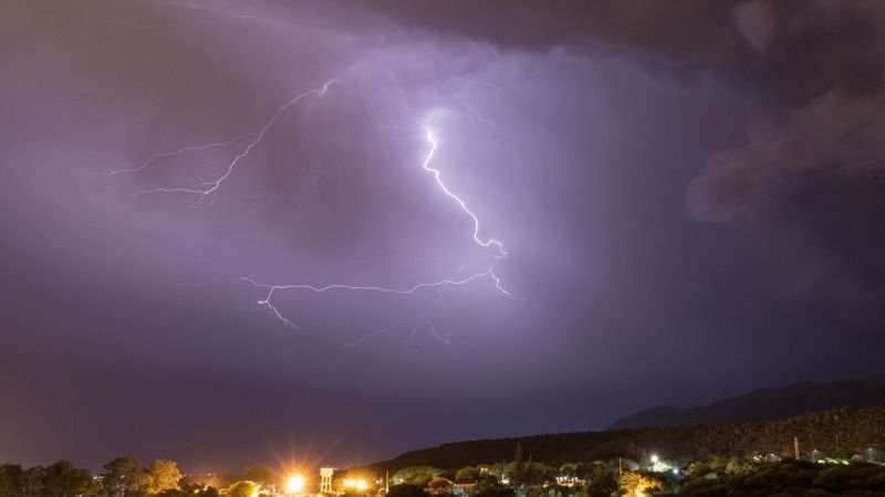 Rayos en una noche de tormenta