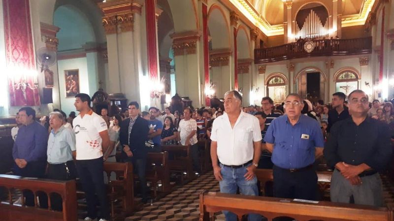 El Deporte y el Comercio homenajearon a la Virgen