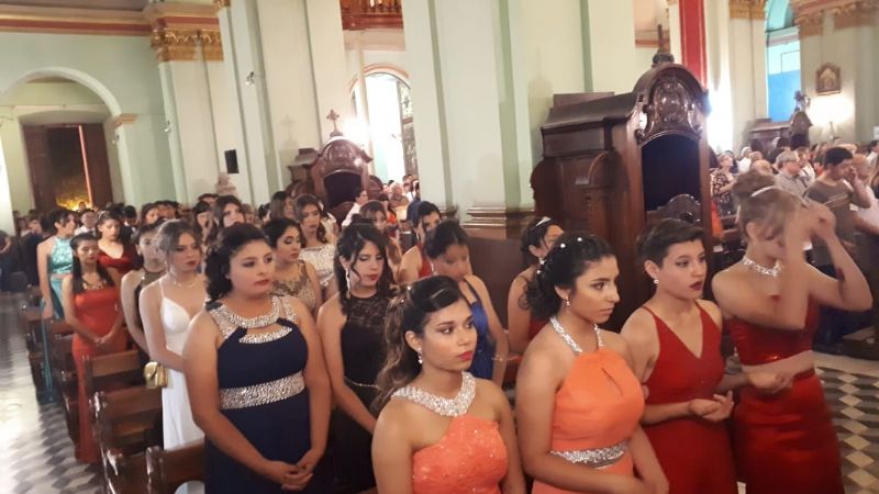 El Deporte y el Comercio homenajearon a la Virgen