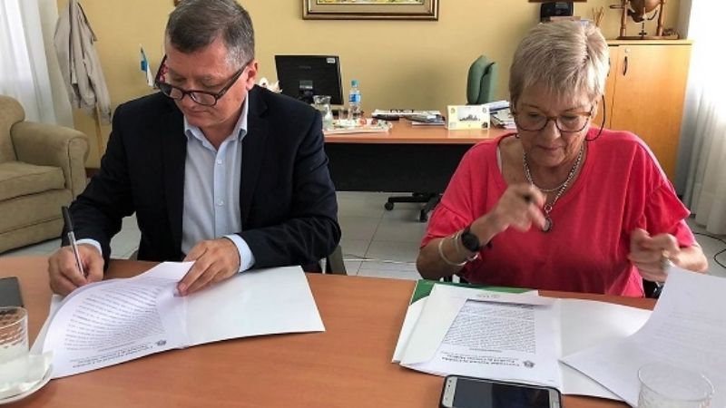 Salud firmó convenio con la Universidad Nacional de Córdoba