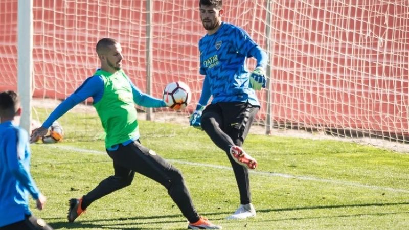 Boca probó con Benedetto y Cardona entre los titulares