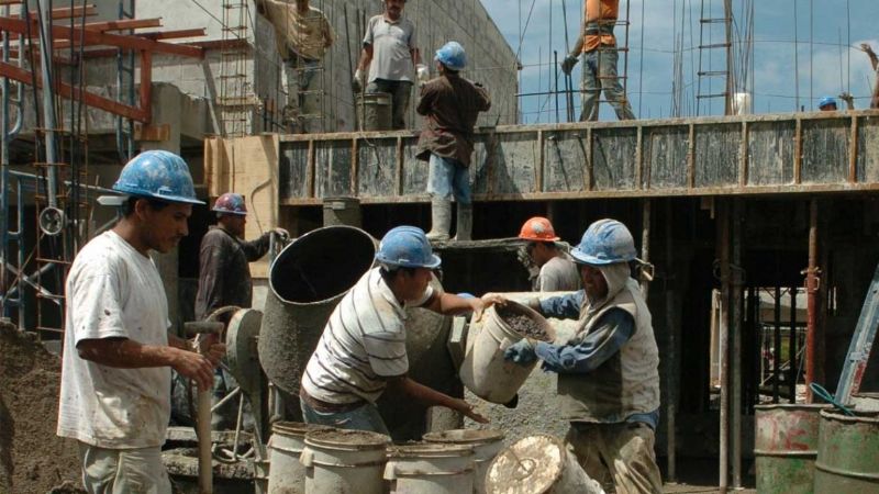 La venta de materiales para la construcción cayó 30,4% en un año