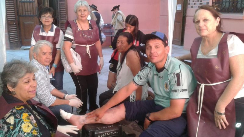 Servicio de lavado de pies a los peregrinos