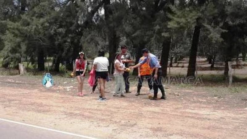 Policías se suman para asistir a peregrinos de la Virgen