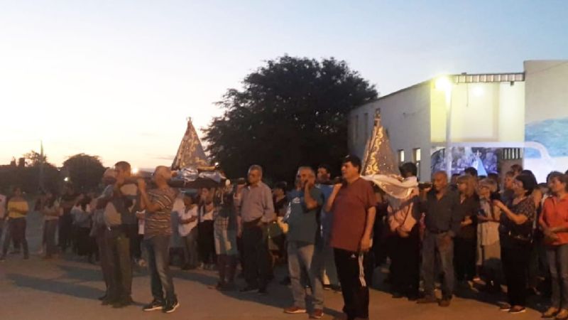 Recreo caminó junto a María