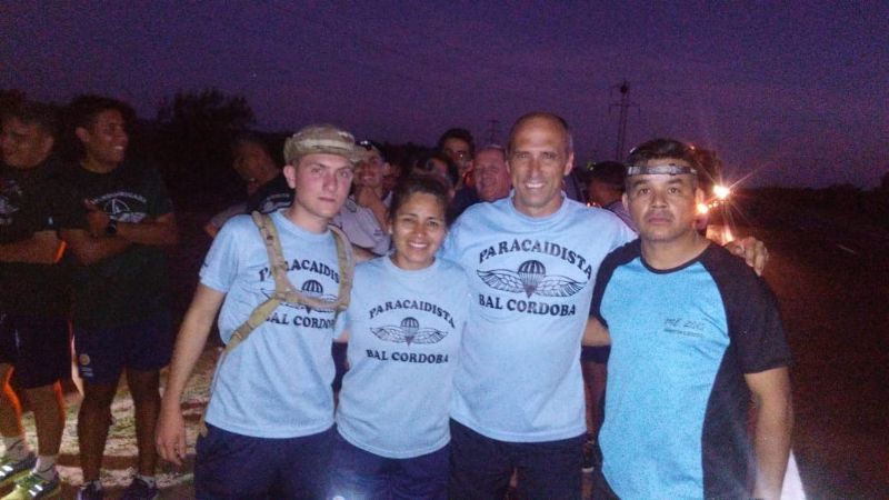 Paracaidistas llegaron a los pies de la Virgen