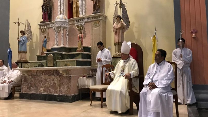 El Obispo consagró el altar y dedicó el remodelado templo de Andalgalá