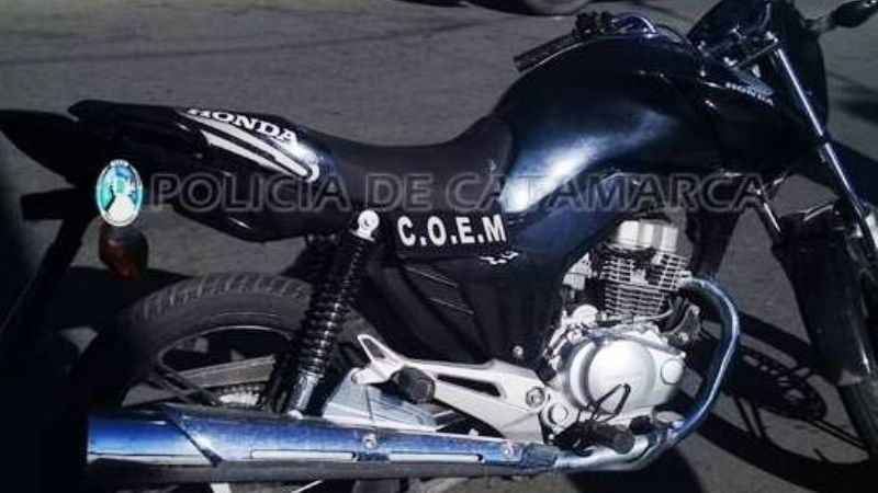 Estrenaba moto robada y lo aprehendieron