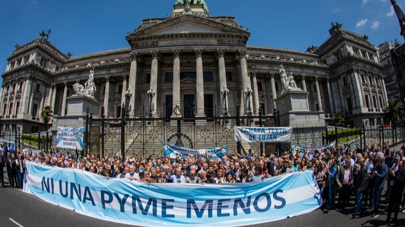 Reclamo por “ni una pyme menos” frente al Congreso