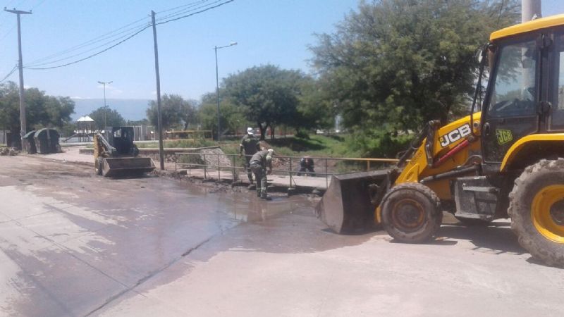 Operativo de limpieza y desmalezamiento en la ciudad