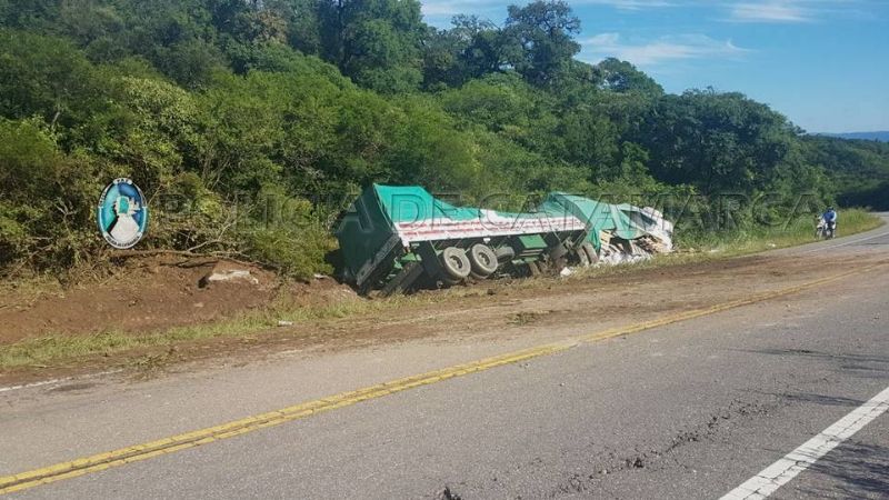 Volcó un camión en La Merced