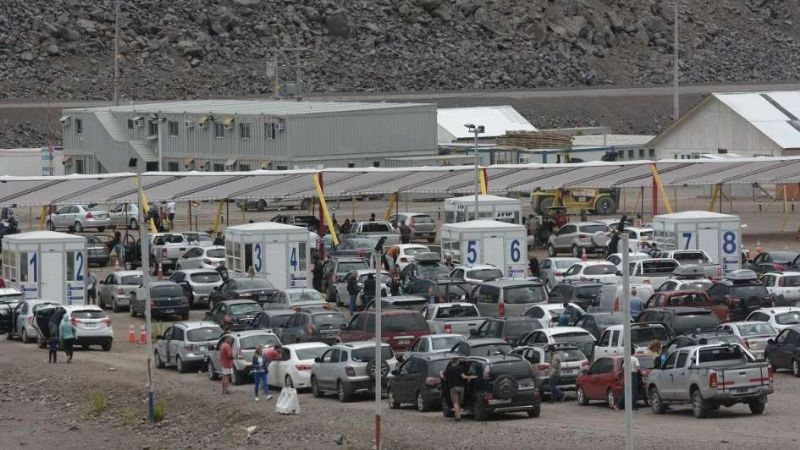 ¿Viajás a Chile? Hasta 4 horas de espera en la Aduana por el finde extra largo