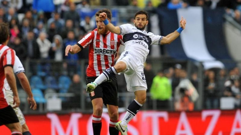 Atraen el clásico plántense y Racing visitando a Olimpo