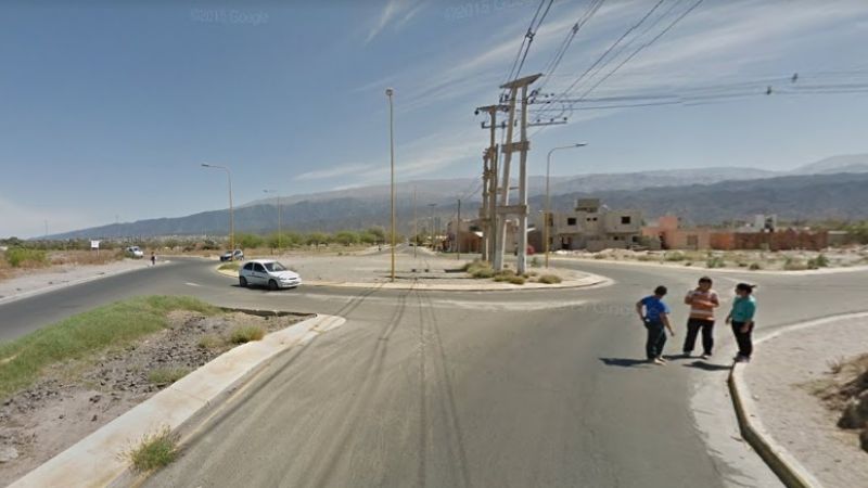 Motociclista chocó contra un remis