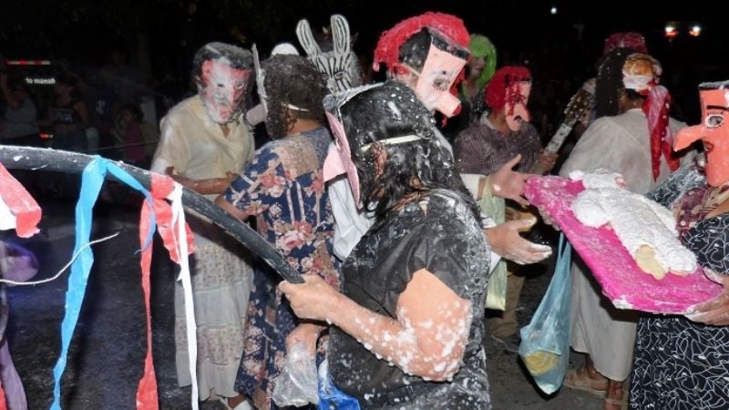 Con una multitud arrancó el Carnaval de Huillapima