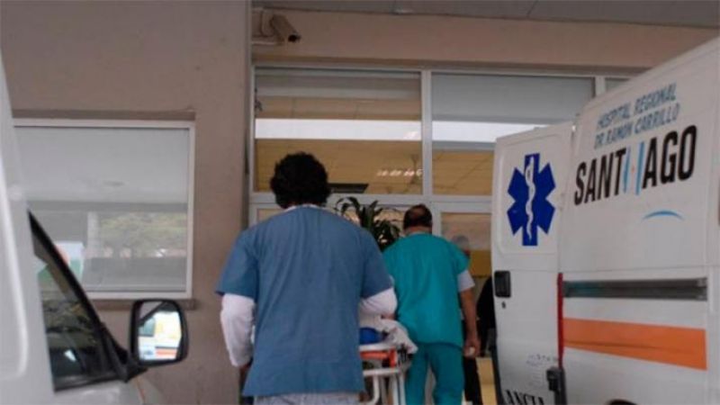 Una mujer se tiró del auto tras discutir con su pareja