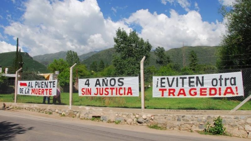 Quemaron carteles alusivos a la tragedia de El Rodeo