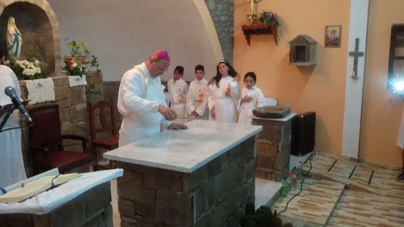 El pueblo de Tintigasta vivió con alegría la consagración del altar