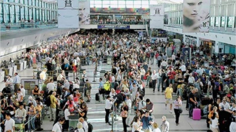 El Gobierno cerró ArBus, el ómnibus que conectaba Ezeiza con Aeroparque