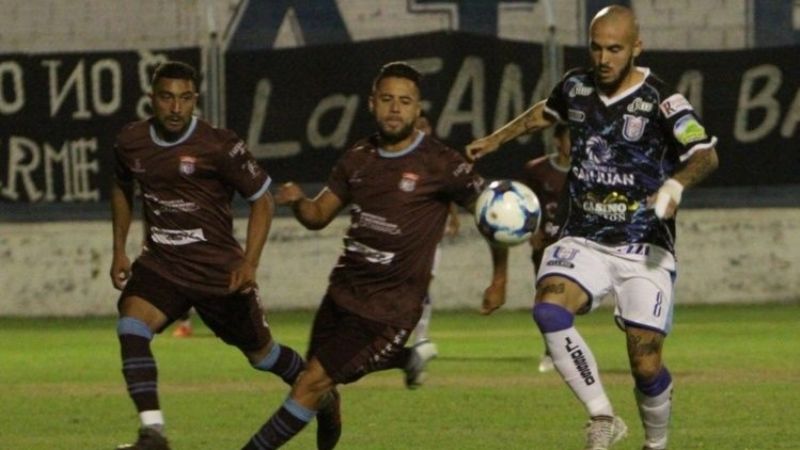 San Lorenzo fue goleado y Aconquija perdió al final