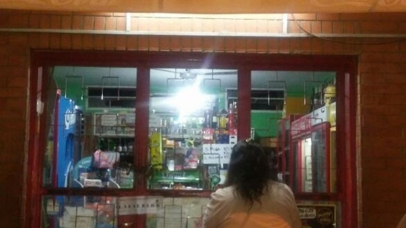 Clausuran locales comerciales por venta de alcohol