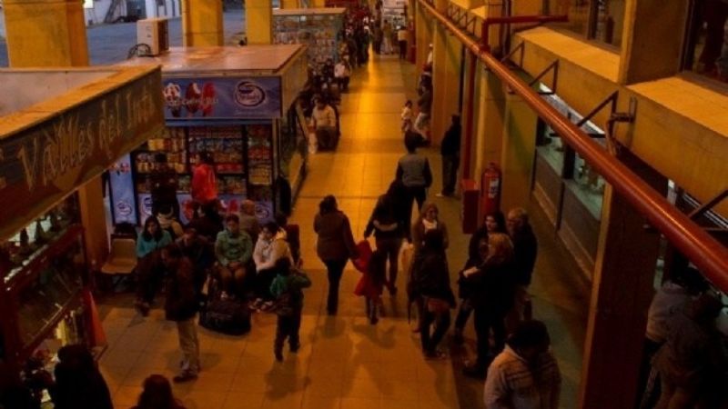 Arrestan un joven y un hombre en la Terminal de Ómnibus