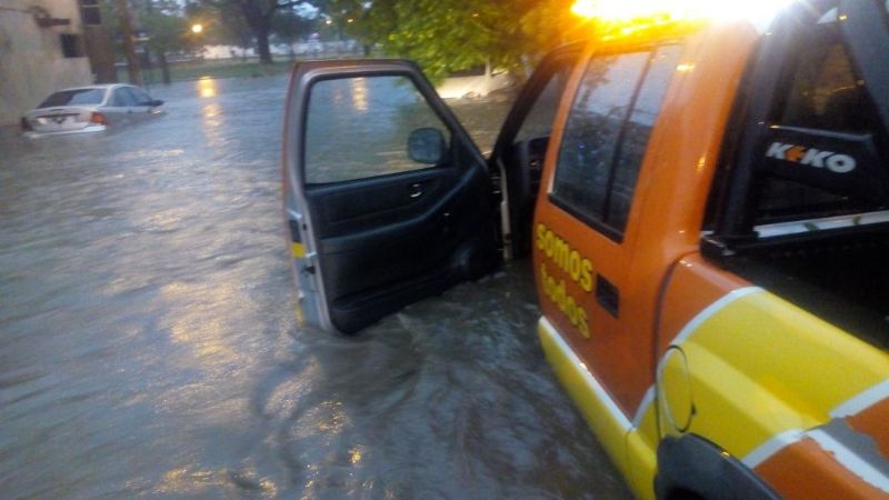 Torrencial lluvia causó serios inconvenientes