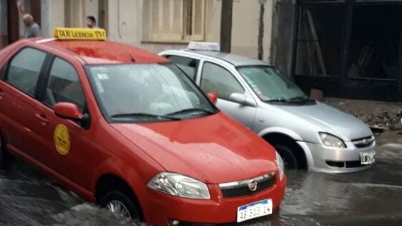 Torrencial lluvia causó serios inconvenientes