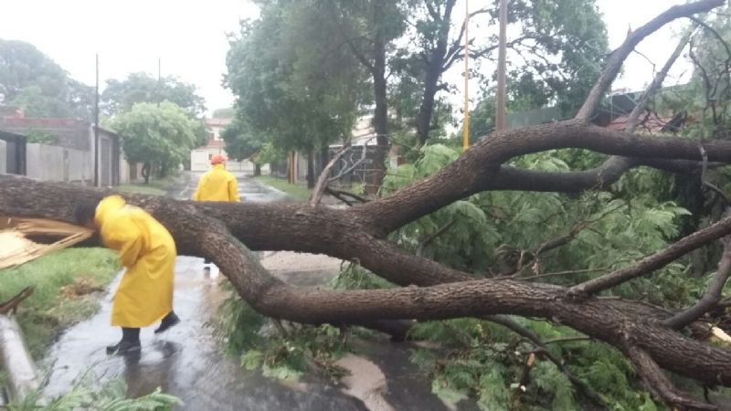 Torrencial lluvia causó serios inconvenientes