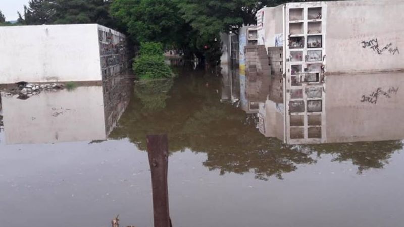 Así estaba el Cementerio Municipal tras la lluvia