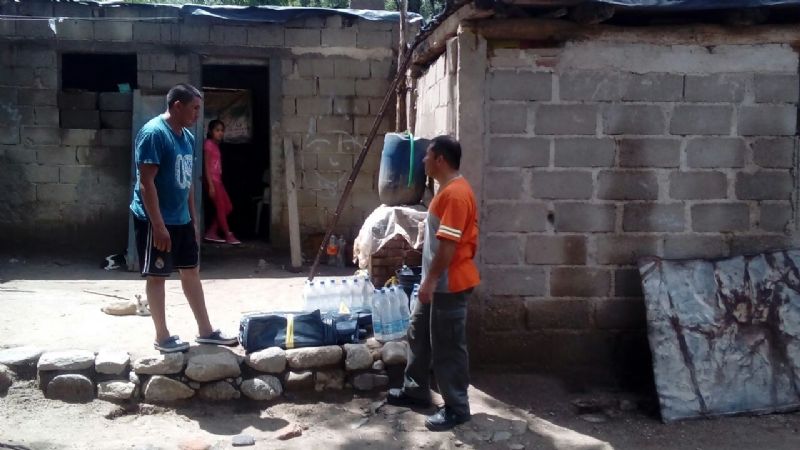 Continúan asistiendo a los damnificados por las lluvias en Andalgalá