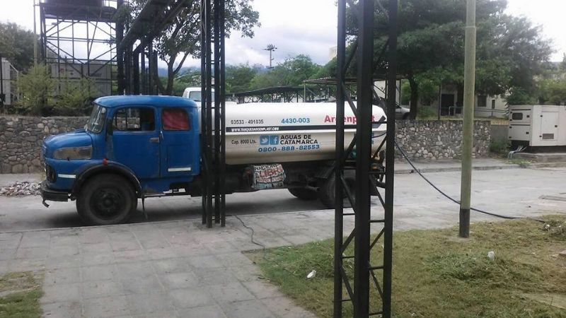 Asistieron al hospital con camiones cisternas