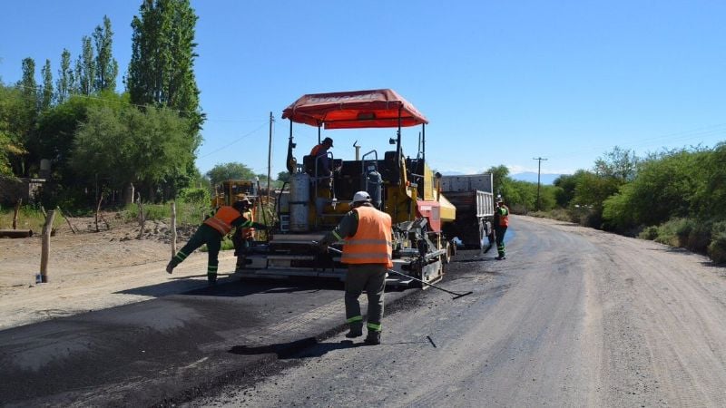 Ruta 40: Sigue obra de pavimentación entre Las Mojarras y Quilmes