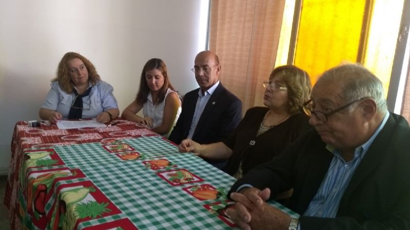 Facultad de Tecnología entregó equipamiento informático a mutual