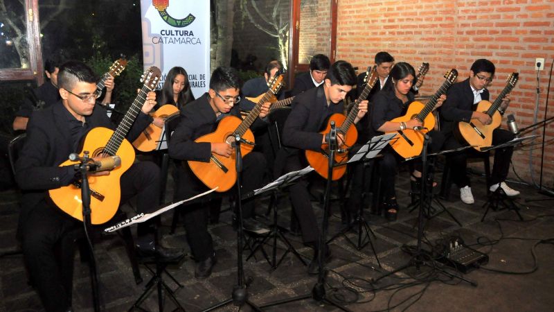 El 1º Circuito Música Va! inició en Icaño con un concierto de guitarras