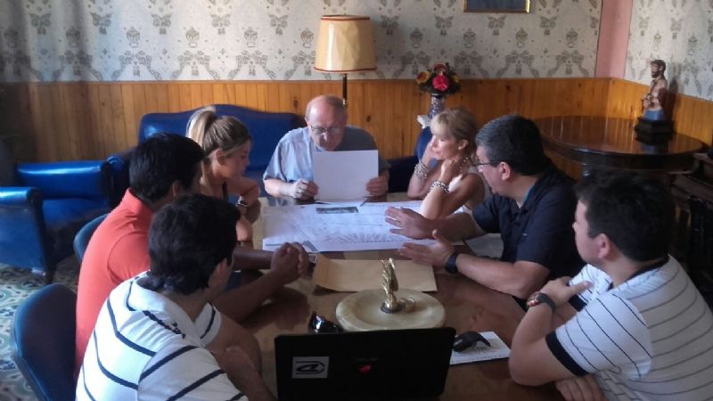 Reunión con el Obispo por la obra del Santuario