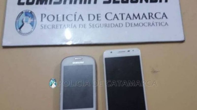 Arrestan a un joven y secuestran dos celulares